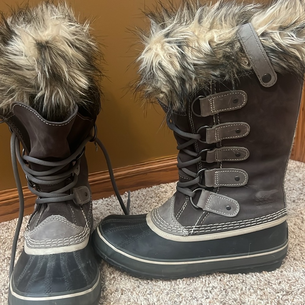 Sorrel Joan of arctic waterproof snow boots gray